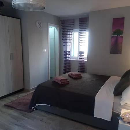 Elly Apartmán