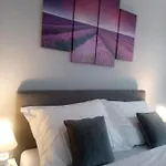 Elly Apartman *